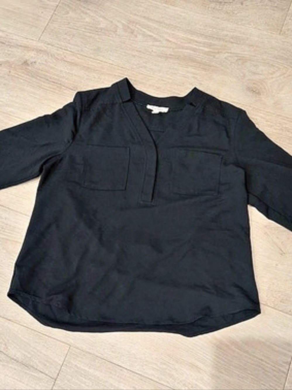 Nine West V-Neck Two-Pocket Blouse Black Medium